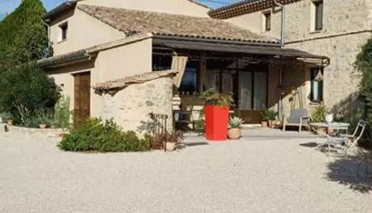 Très belle maison en pierres 6 pieces avec piscine