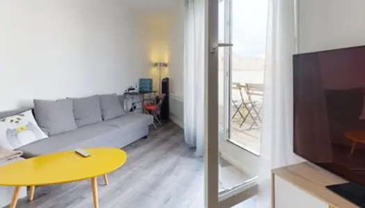 Appartement T2 avec terrasse et stationnement proche République 