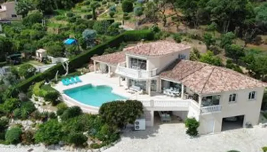 EXCLUSIVITE : Villa pleine vue mer piscine et studio indépendant 