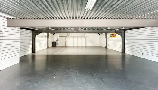 Local commercial 3 pièces 328 m² 