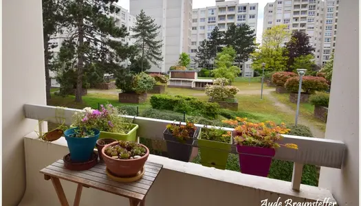Dpt Yvelines (78), à vendre CHATOU appartement T5 vue jardin avec cave et place de parking 