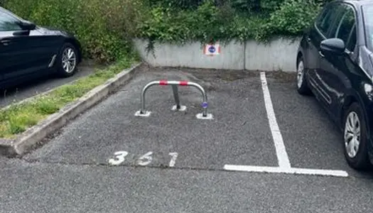 Place de parking à Louer 