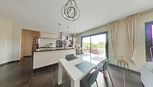 VENTE : Villa de 6 pièces (123 m2) 