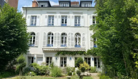 Maison 11 pièces 387 m²