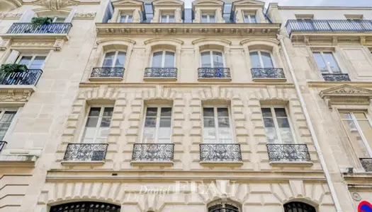 Paris VIIIe - Triangle d'Or - Immeuble de bureaux à rénover