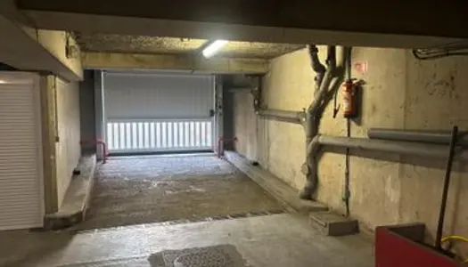 Place de parking à bois colombe (sous-terrain et sécurisé) 