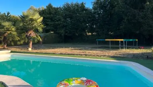 Maison 7 pièces avec piscine accès direct N2 30 minutes Roissy Charles de Gaulle 