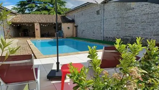 Belle maison de 3 chambres avec piscine, 2 maison d'amis et 1 c 