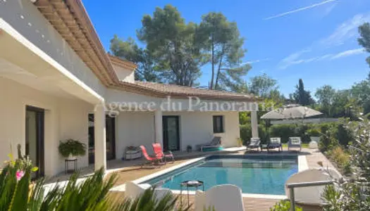 VILLA EXCEPTIONNELLE DE STYLE CONTEMPORAINE