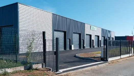 🌟 Location de Box de 90 m2 avec Parking Fermé près de Bergerac - 675 HT par Box 🚚