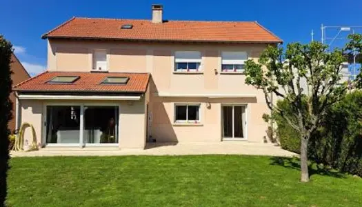 Maison 10 pièces 268 m² 