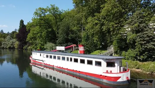 Péniche 360 m² 