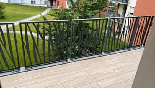 Appartement T3 Montrabe avec terrasse 2 parkings et cuisine équipée 