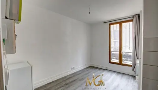 STUDETTE environ 12m2 avec salle de bains/WC quartier SEVRES / VANEAU 