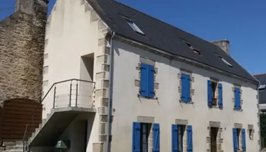 Maison de bourg (deux logements indépendants) 