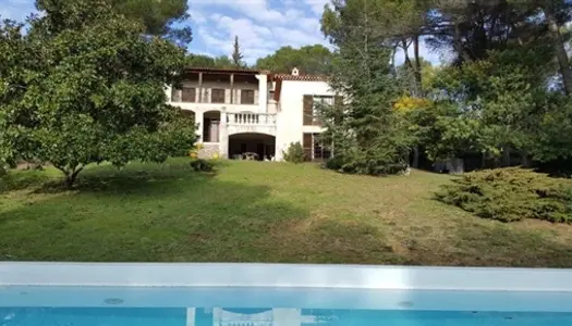 Grande villa avec vue mer sur les hauteurs de Vallauris 