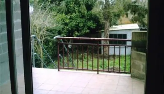 Loue F3 à La Ferté Bernard avec jardin privatif et terrasse 