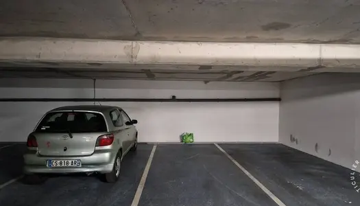 Garage/Parking 
