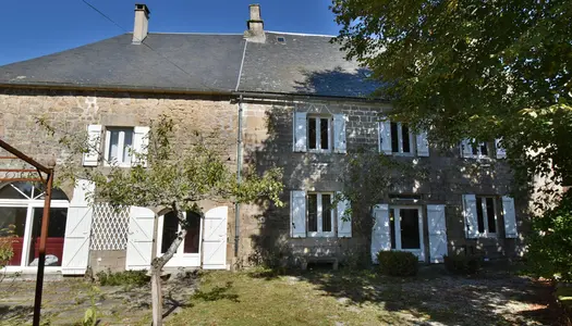 Dpt Corrèze (19), à vendre PEYRELEVADE maison P7 de 205 m² - Terrain de 765 m² 