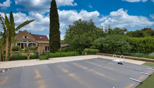 Secteur Sarlat - Maison de charme en pierre avec piscine 