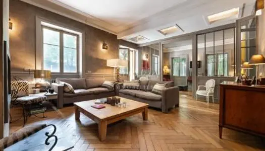 Maison 9 pièces 363 m² 