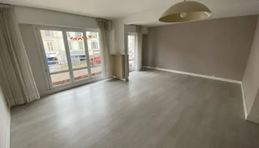 Grand appartement avec balcon au centre ville de Vesoul