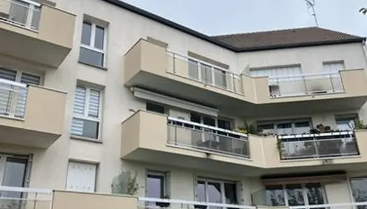 Appartement à louer 4 pièces Pontault-Combault. Quartier Berchères 