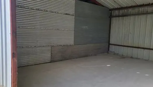 Loue Grand Garage Individuel 42m2 Sans eau ni Électricité