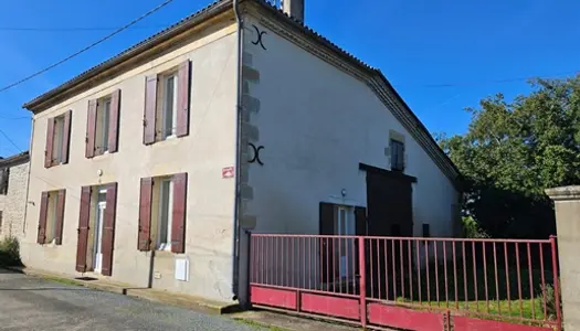 7 Km de Langon - Maison en pierre de 100 m2 avec dépendances 