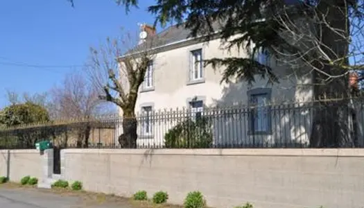 Location vide maison bourgeoise 270m² - piscine - 4500m² terrain 