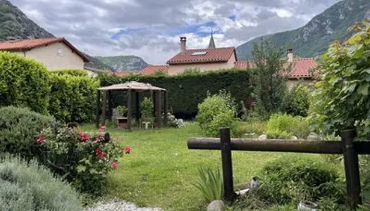 Maison - Villa Location Tarascon-sur-Ariège 5p 107m² 832€