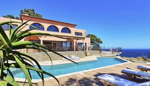 Villa à louer au Lavandou sur un domaine privée, vue mer except 