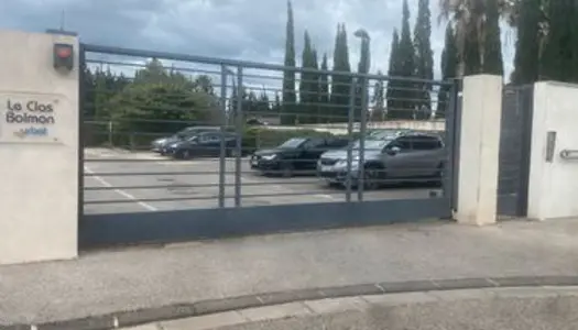 Parking sécurisée châteauneuf les Martigues portail électrique