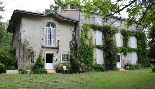 Maison à vendre avec terrain constructible de 8000 m2- proche Niort 
