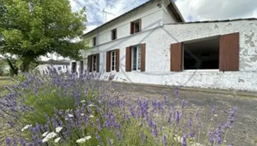 Maison charentaise avec terrain au calme 