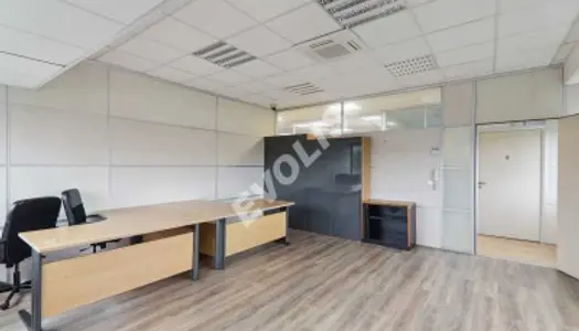 Immobilier professionnel Location Stains  14m² 147€