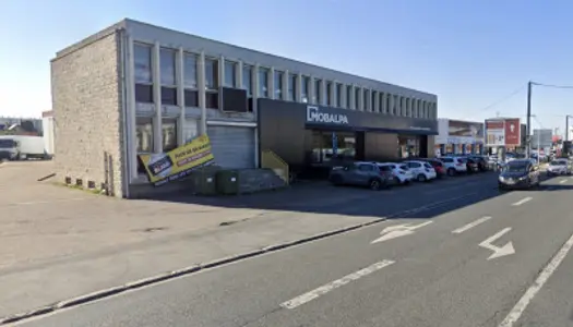 Local commercial 700 m² 
