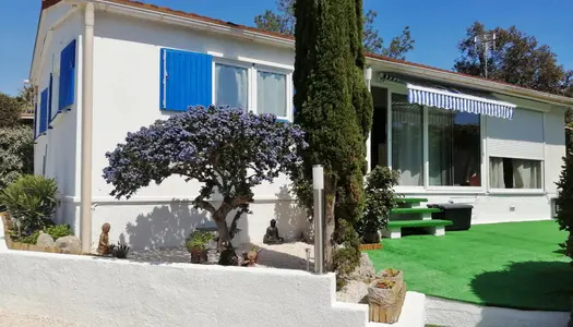 Chalet rénové dans domaine avec piscine 