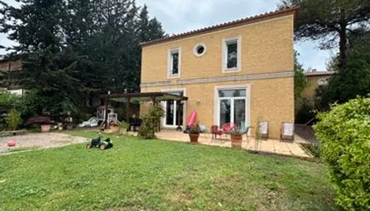 Cournonsec, villa T5 avec Jardin et garage 