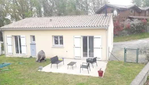 Maison recente meublée BONNETAN 8km rocade BORDEAUX avec 3 ch avec jardin 