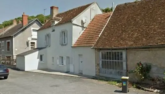 Jolie maison de village sur placette vue dégagée chateauneuf sur cher ( 18190)