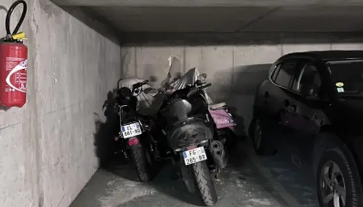 Parking - Garage Vente Paris 12e Arrondissement  12m² 26000€