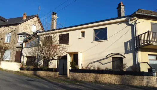 Maison individuelle de 140 m2 environ sur 2 niveaux avec garage,3 chambres et un jardin