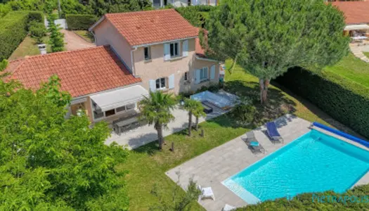 Magnifique maison de 180 m2 sur un terrain de 1420 m2 avec pisci 