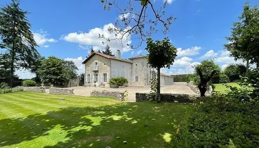 Maison 11 pièces 338 m² 