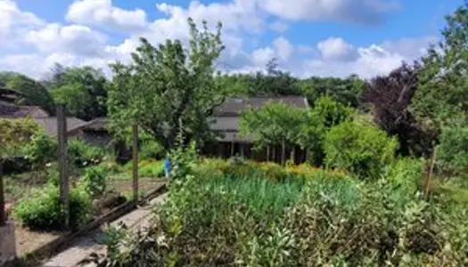 Maison de village, jardin, garage 