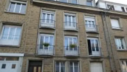 APPARTEMENT DUPLEX DE 105 M2 SH AVEC 1 PLACE DE PARKING SÉCURISÈE EN HYPER CENTRE VILLE