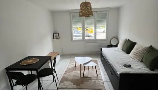 Studio 1 pièce 23 m² 