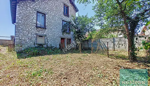 Maison de charme avec beaucoup de potentiel au coeur de Varennes Sur Seine 