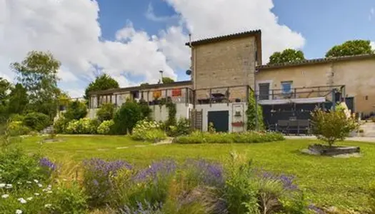 Maison rénovée avec goût et vue panoramique sur la campagne 